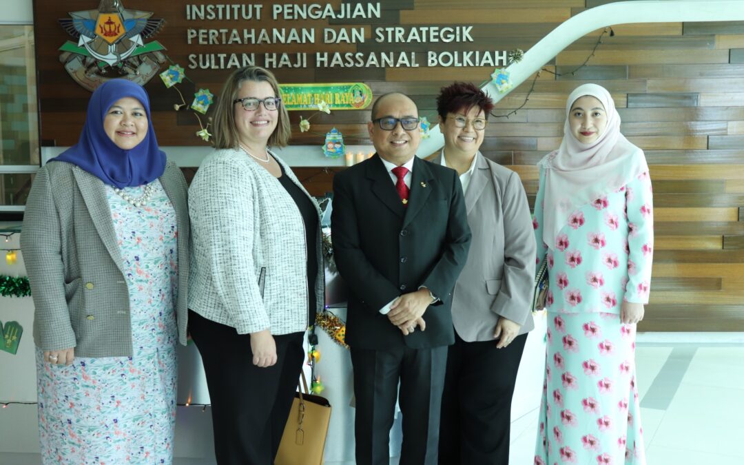 THE HIGH COMISSIONER OF CANADA TO BRUNEI DARUSSALAM  VISITS SHHBIDSS